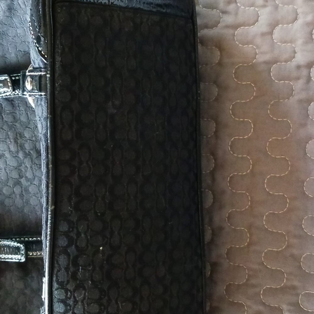 Coach bag, medium size. Great condition. Beautiful! - Picture 3 of 8